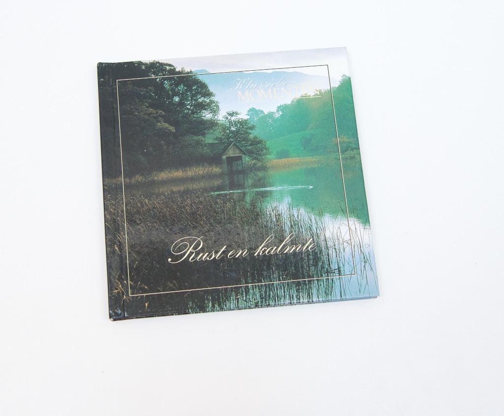 CD Klassieke Momenten – Rust en kalmte – Nieuwstaat, Enlèvement ou Envoi, Neuf, dans son emballage