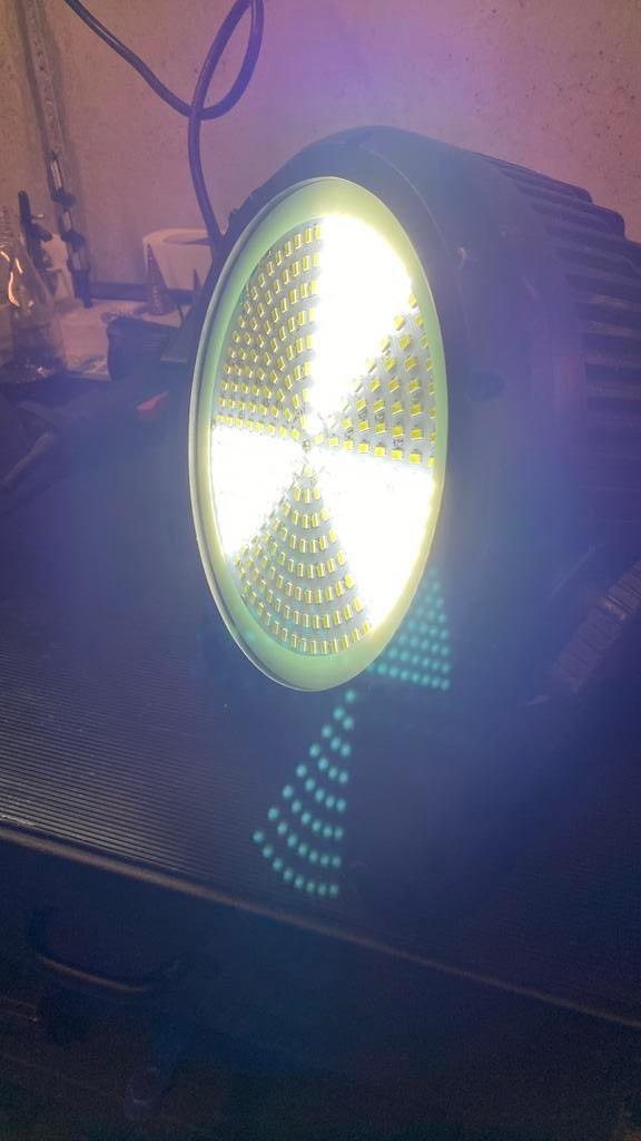 Led Stroboscoop, Enlèvement