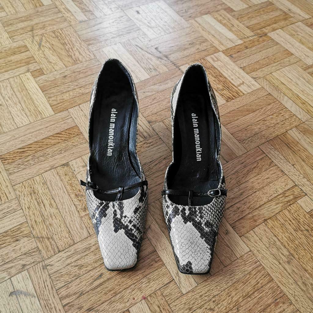 Escarpins Alain manoukian, Kleding | Dames, Ophalen of Verzenden, Zo goed als nieuw, Beige, Pumps
