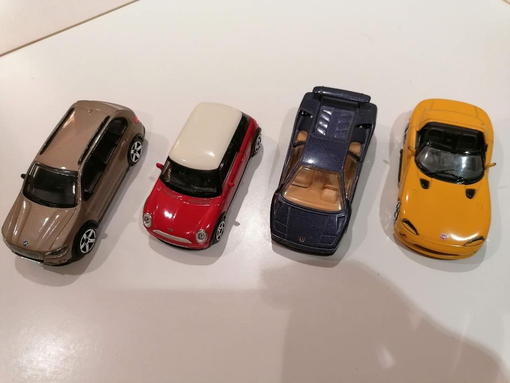 Burago auto's schaal 1/43 (prijs is voor de set van 4), Hobby en Vrije tijd, Ophalen of Verzenden, Zo goed als nieuw, Auto, Overige merken
