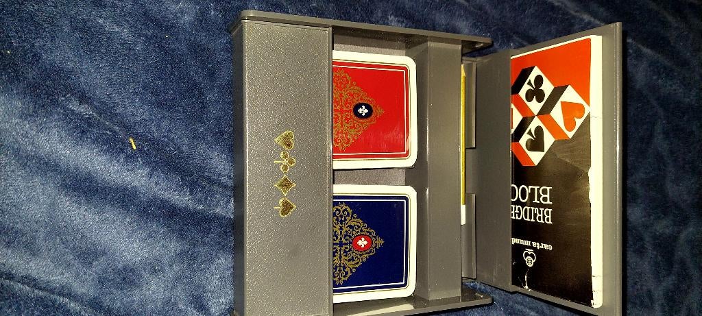 Set complet de bridge - cartes, planches et 7 livres  SCELLÉ, Hobby & Loisirs créatifs, Jeux de société | Jeux de cartes, Neuf