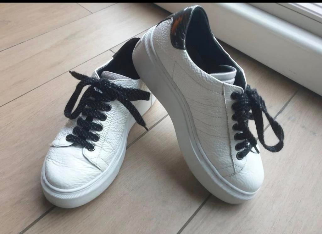 Laura Bellariva 36 witte leren sneakers, Kleding | Dames, Schoenen, Wit, Ophalen of Verzenden, Zo goed als nieuw, Laura Bellariva