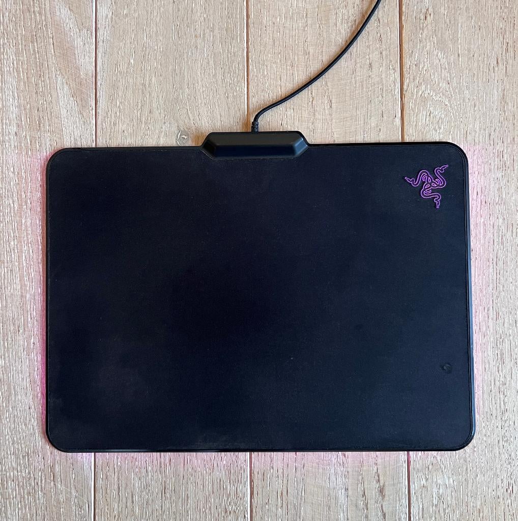 Tapis de souris Razer Firefly V1 en tissu RGB, Enlèvement ou Envoi, Gaming tapis de souris, Utilisé, RAZER