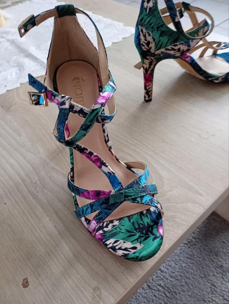 Nouvelles chaussures pointe 37, Ophalen, Zo goed als nieuw