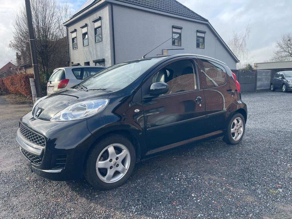 Peugeot 107 1.0iEssence,Black&Silver,5 portes 1 propriétaire, Autos, Cuir, Achat, Boîte manuelle, Entretenue par le concessionnaire