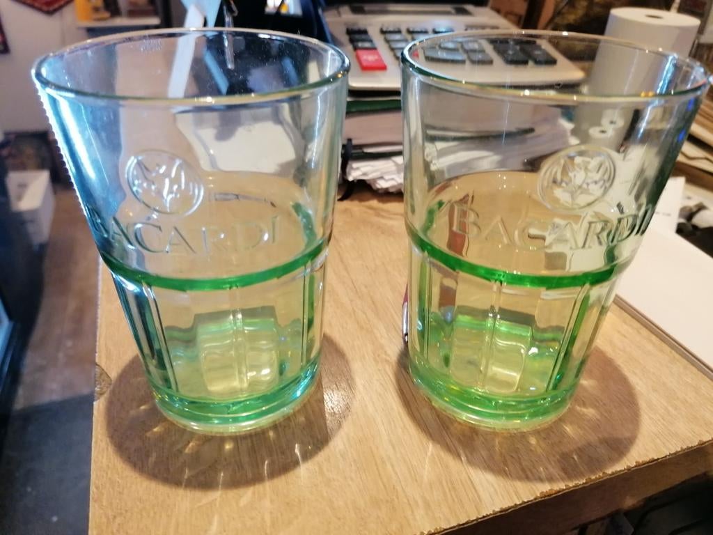 Bacardi glazen, Verzamelen, Glas en Drinkglazen, Verzenden