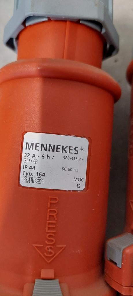 6 MENNEKES CEE krachtstroom stekker – 32A / 400V (IP44), Ophalen, Stekker