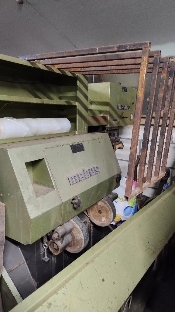 Schoenen zolen machine, Ophalen, Gedragen