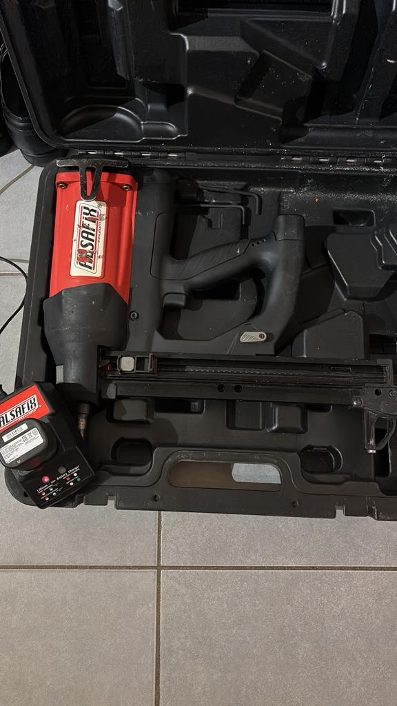 Nagelpistool voor steen / beton, Ophalen, Zo goed als nieuw