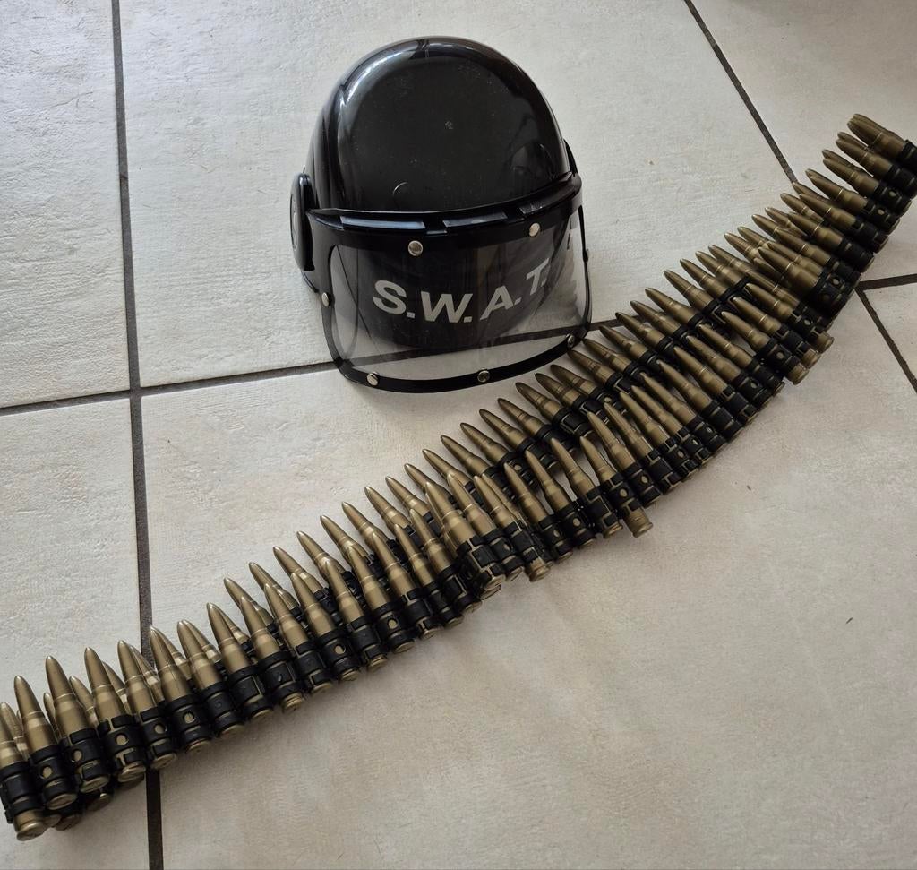 Swat helm en kogel gordel, Ophalen