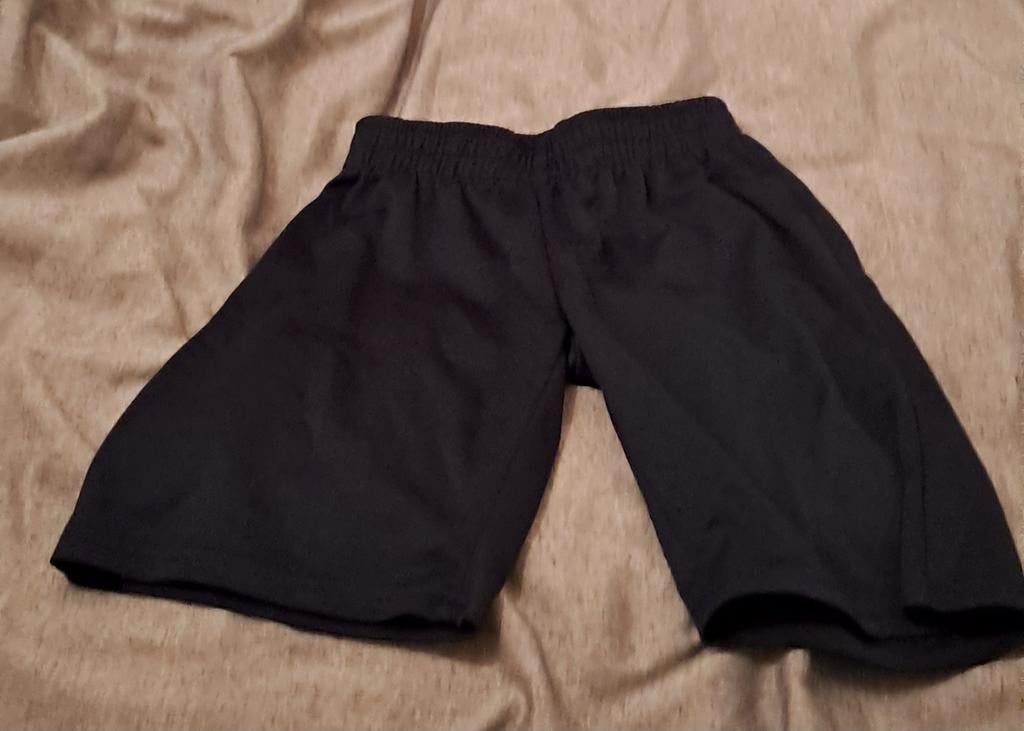 Shorts de sport (tailles 134-140), Enlèvement ou Envoi, Comme neuf, Garçon ou Fille, Pantalon