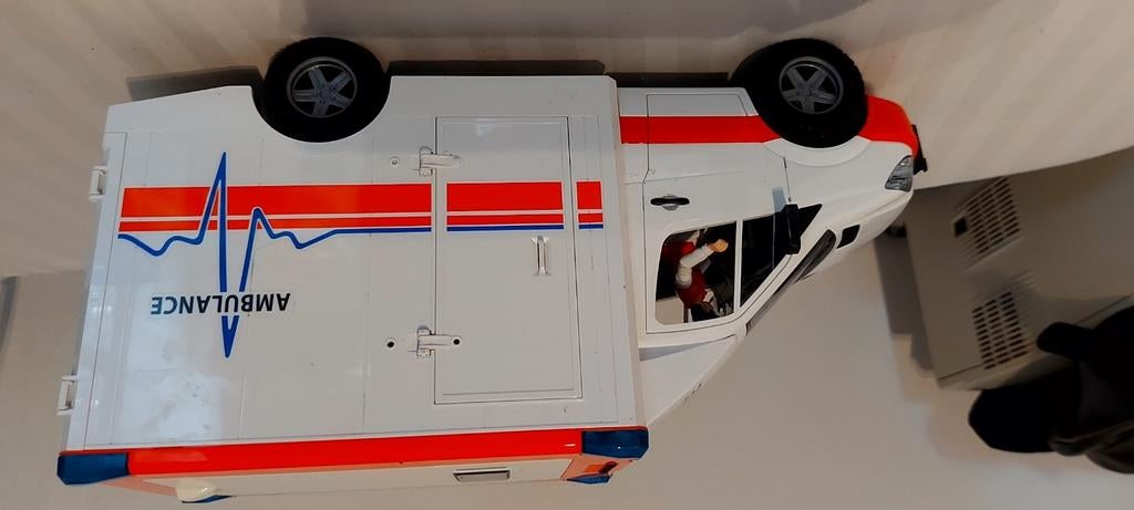 Bruder ziekenwagen, Enlèvement ou Envoi, Comme neuf