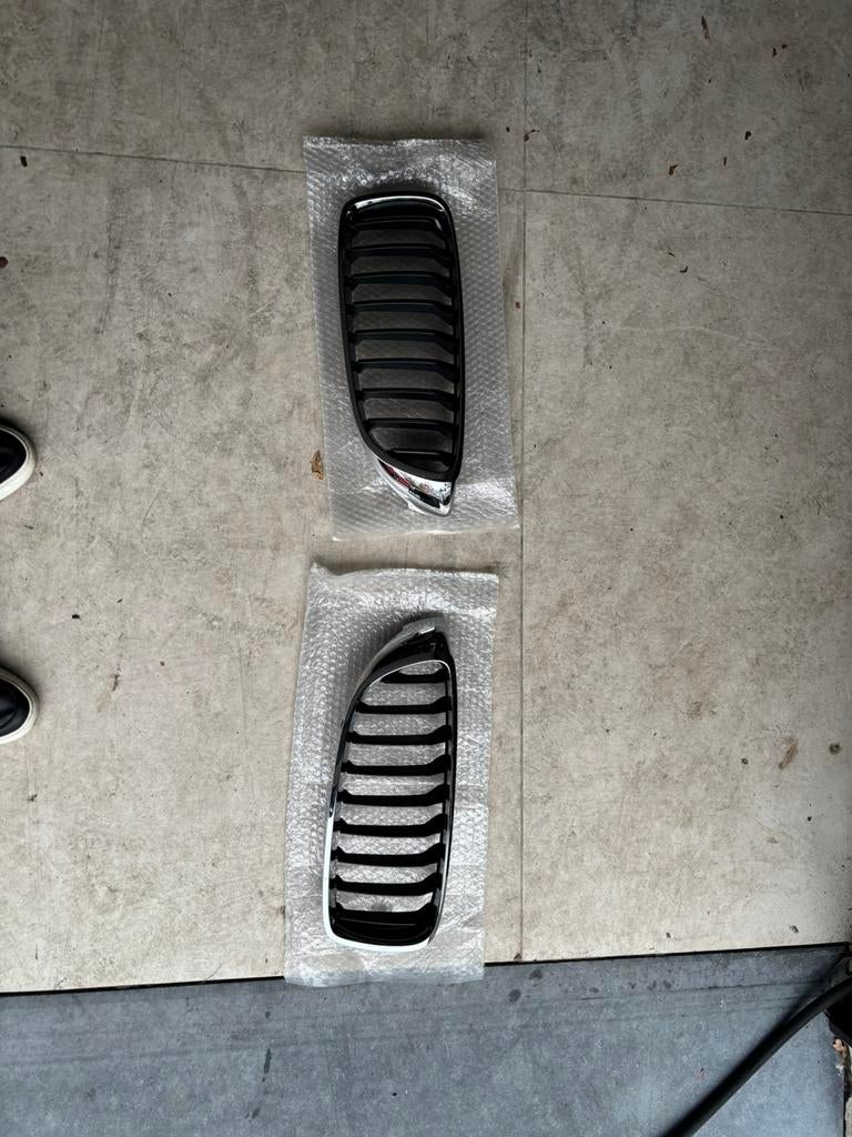Bmw voor grill f30/f31 origineel onderdeel bmw, Ophalen, BMW
