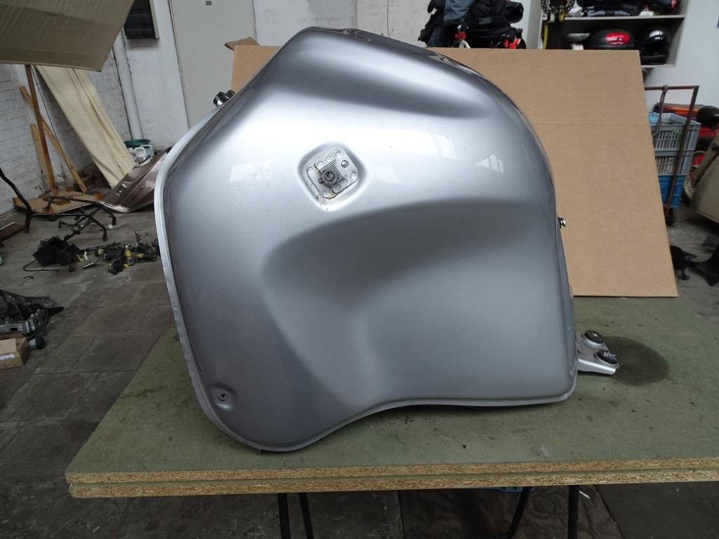 honda varadero xl1000v benzinetank, Enlèvement, Utilisé