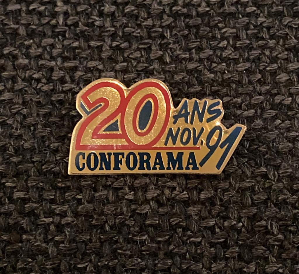 PIN - CONFORAMA, Envoi, Utilisé, Autres sujets/thèmes, Insigne ou Pin's
