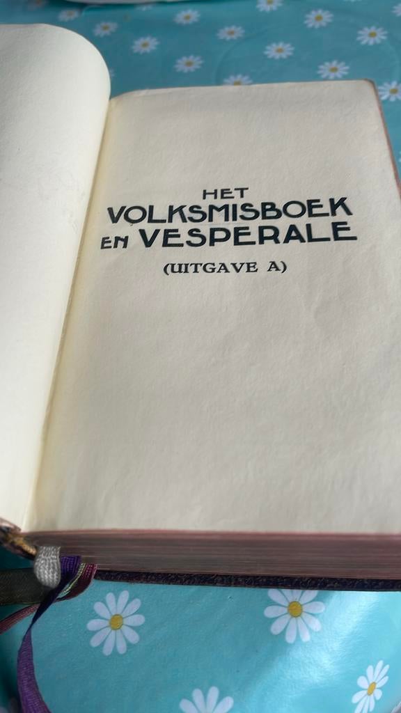 Volksmisboek en Vesperale 1939, Boeken, Ophalen of Verzenden, Zo goed als nieuw, Christendom | Katholiek
