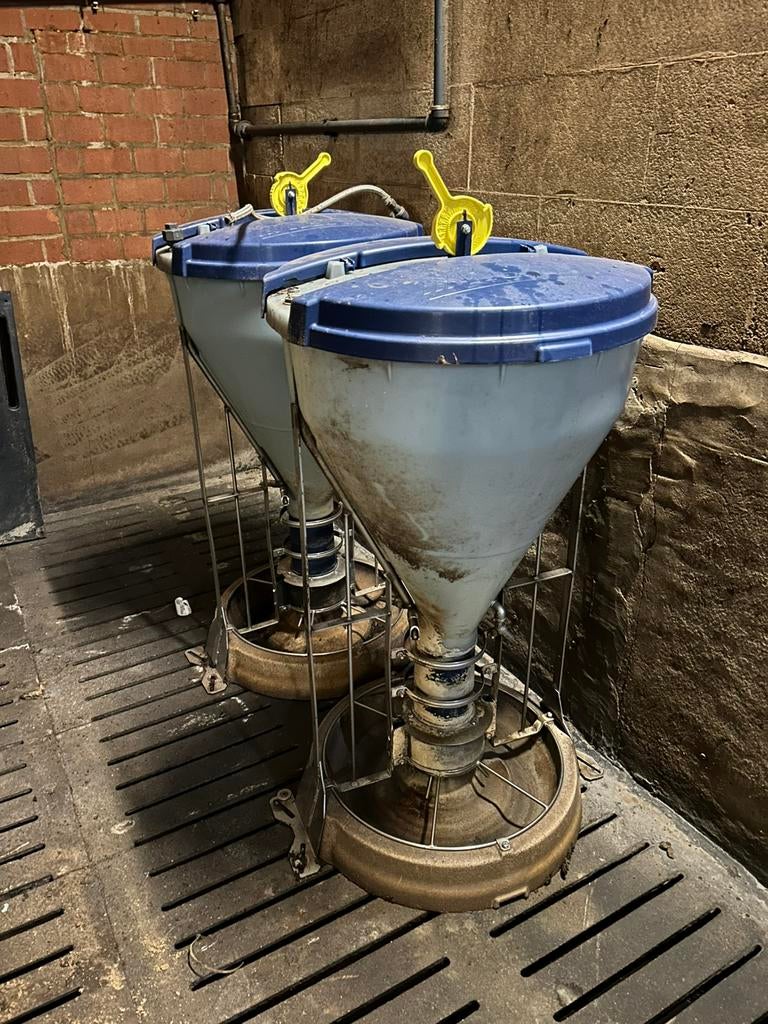 Roxell voederbakken, Dieren en Toebehoren