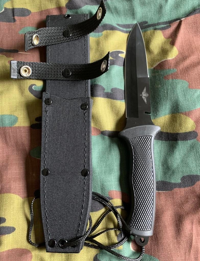 Commando dolk ( gelaserd logo Regt ), Verzamelen, Militaria | Algemeen, Verzenden, Landmacht, Mes of Dolk