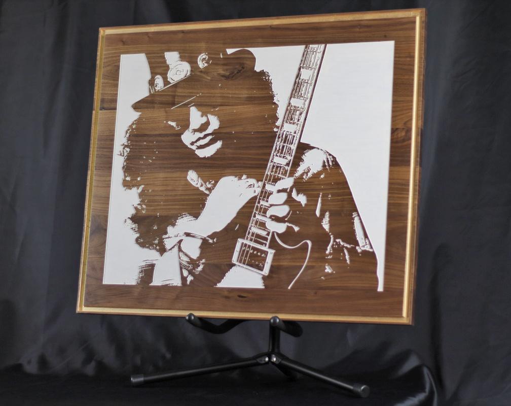 Slash | Formaat IV | Gefreesd in Walnoot, Verzenden