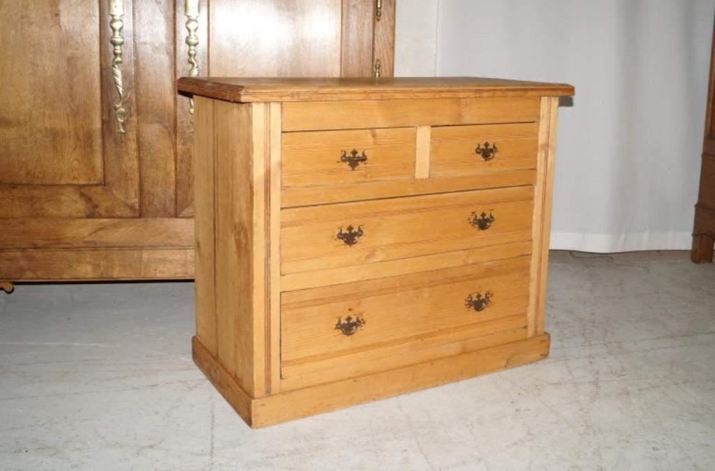 commode rustique ancienne en pitchpin pâle H 74 B 91 D44, 3 ou 4 tiroirs, 25 à 50 cm, Moins de 100 cm, Enlèvement