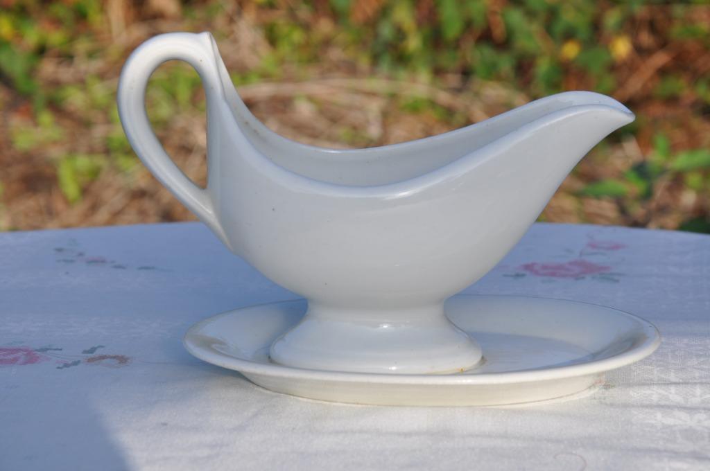 §  saucière monobloc blanche Maastricht, Enlèvement ou Envoi