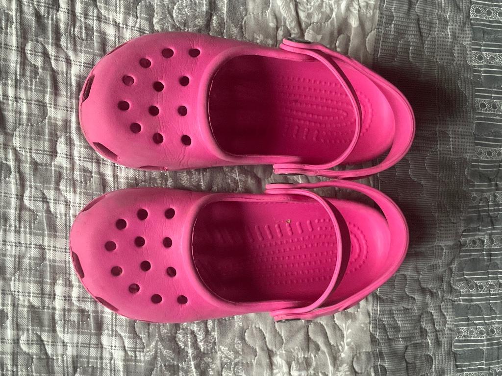 Crocs fille pointure 1 - 3 (32-33), Enlèvement ou Envoi, Utilisé, Autres types, Fille