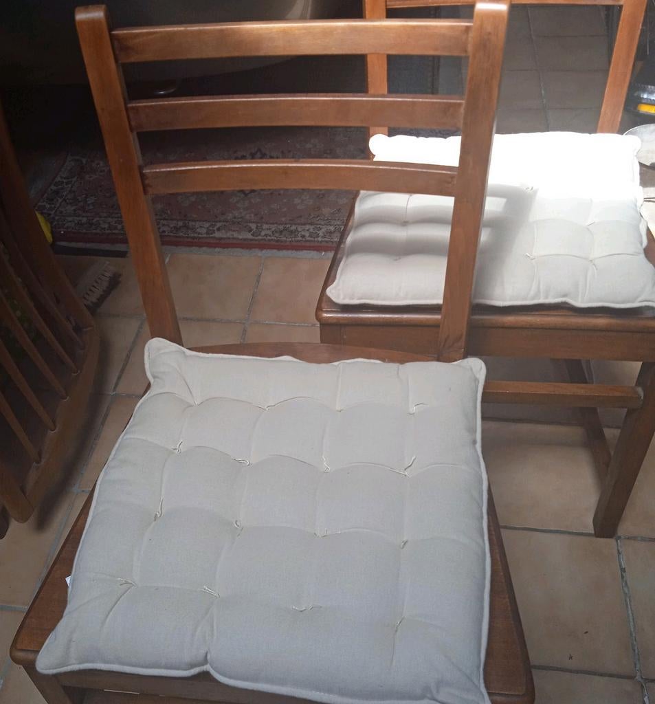 2 vintage houten stoelen, + 75 jaar oud, volle houten,koopje, Antiek en Kunst, Ophalen
