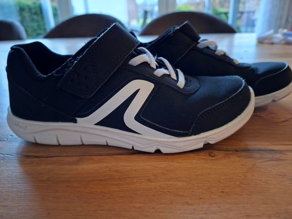 Sportschoenen maat 36 ZGAN, Enfants & Bébés, Vêtements enfant | Chaussures & Chaussettes, Decathlon, Comme neuf, Enlèvement, Chaussures de sport