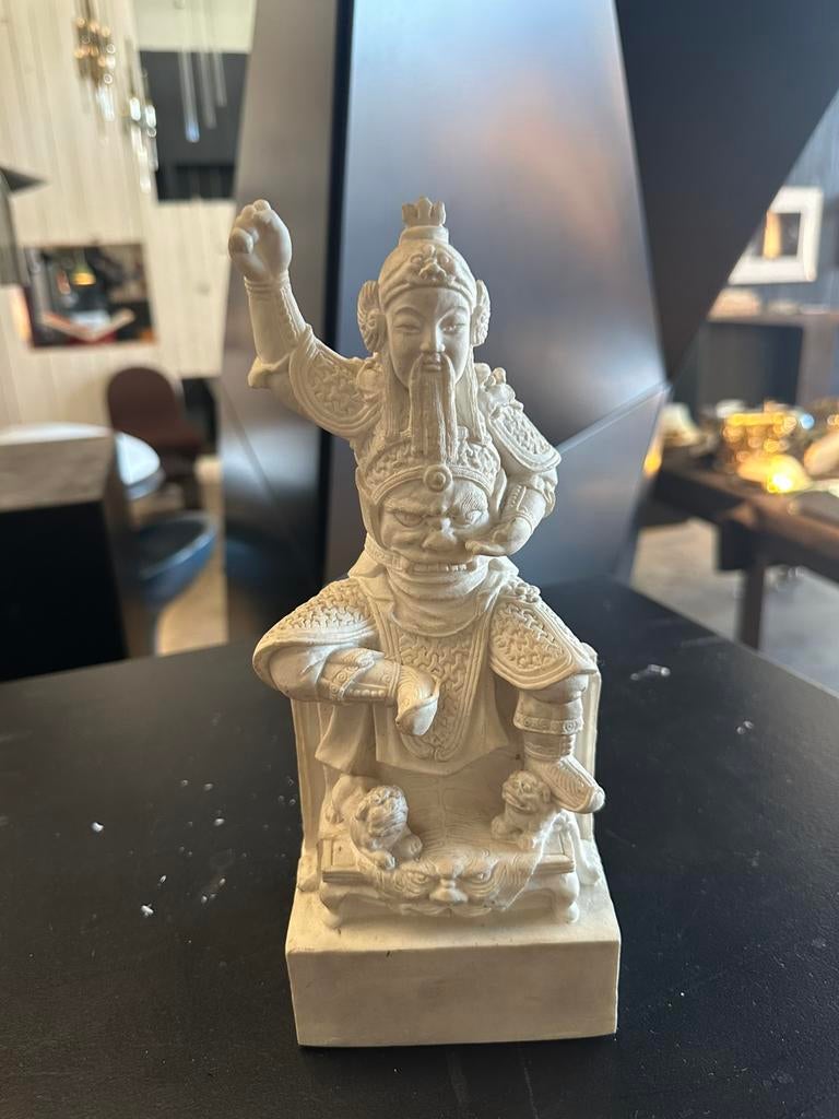 Aziatisch beeldhouwwerk met Guan Yu, Antiek en Kunst, Ophalen of Verzenden
