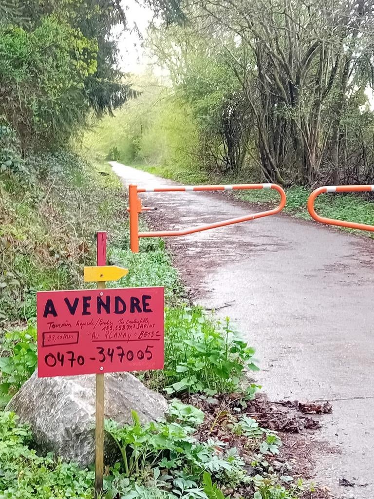 TE KOOP EEN LOT VAN TWEE LANDBOUWGRONDEN IN 5670 OIGNIES, Zakelijke goederen, Landbouw | Werktuigen, Ophalen, Weidebouw