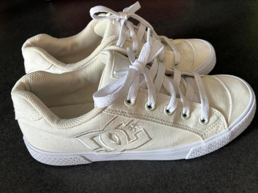 DC sneakers, Ophalen, Beige, Zo goed als nieuw, Sneakers