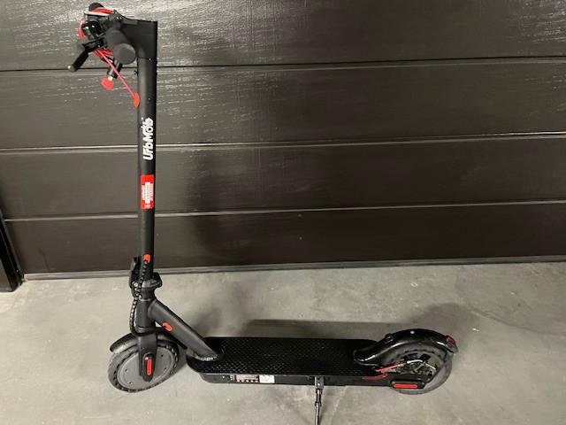 E-STEP URBMOB F10, Fietsen en Brommers, Steps, Ophalen of Verzenden, Zo goed als nieuw, Elektrische step (E-scooter), URBMOB F10