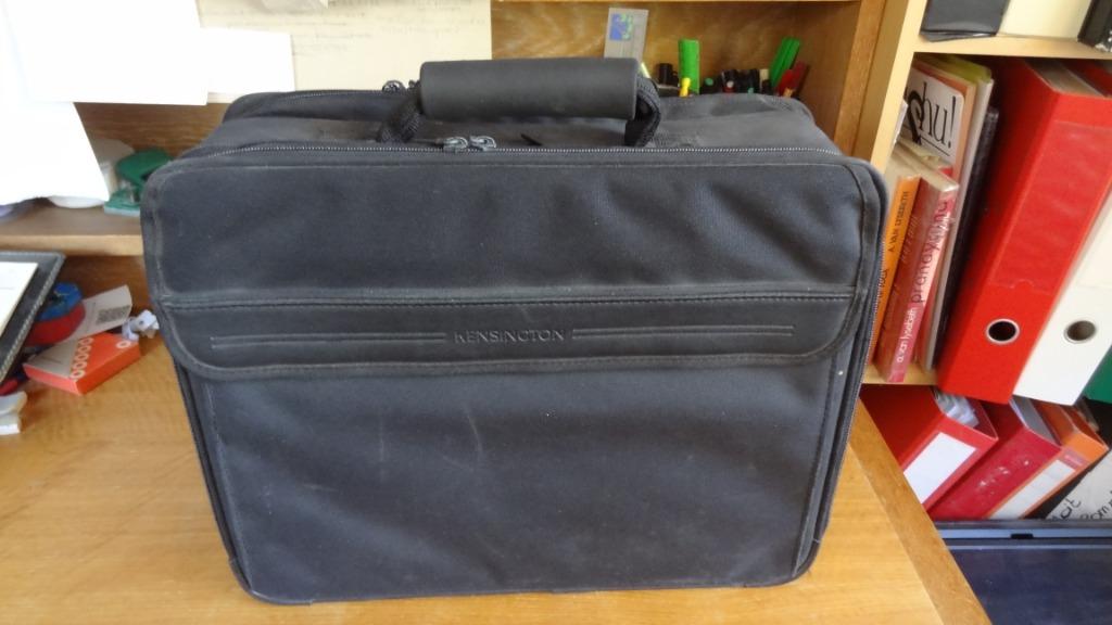 sac pour laptop Kensington, Computers en Software, Laptoptassen, Ophalen, 15 inch, Gebruikt