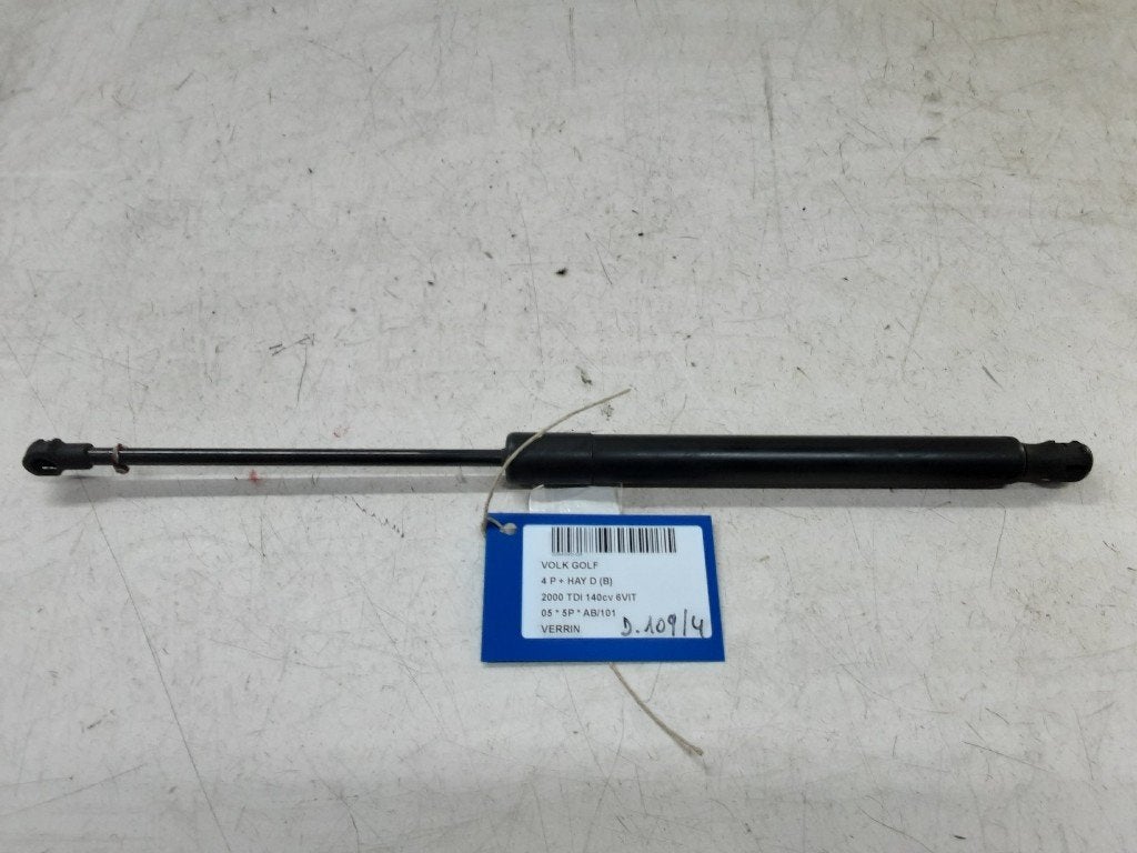 VERIN A GAZ Volkswagen Golf V (1K1) (1K6827550D), Volkswagen, Mevr. I. Hauben, Utilisé, Rue de l'Espoir 34 34
4030  GRIVEGNÉE, BE