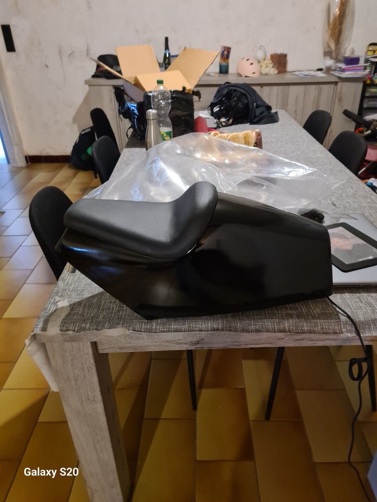 gloednieuwe cafe racer zadel voor peugeot 103, Motoren, Ophalen of Verzenden