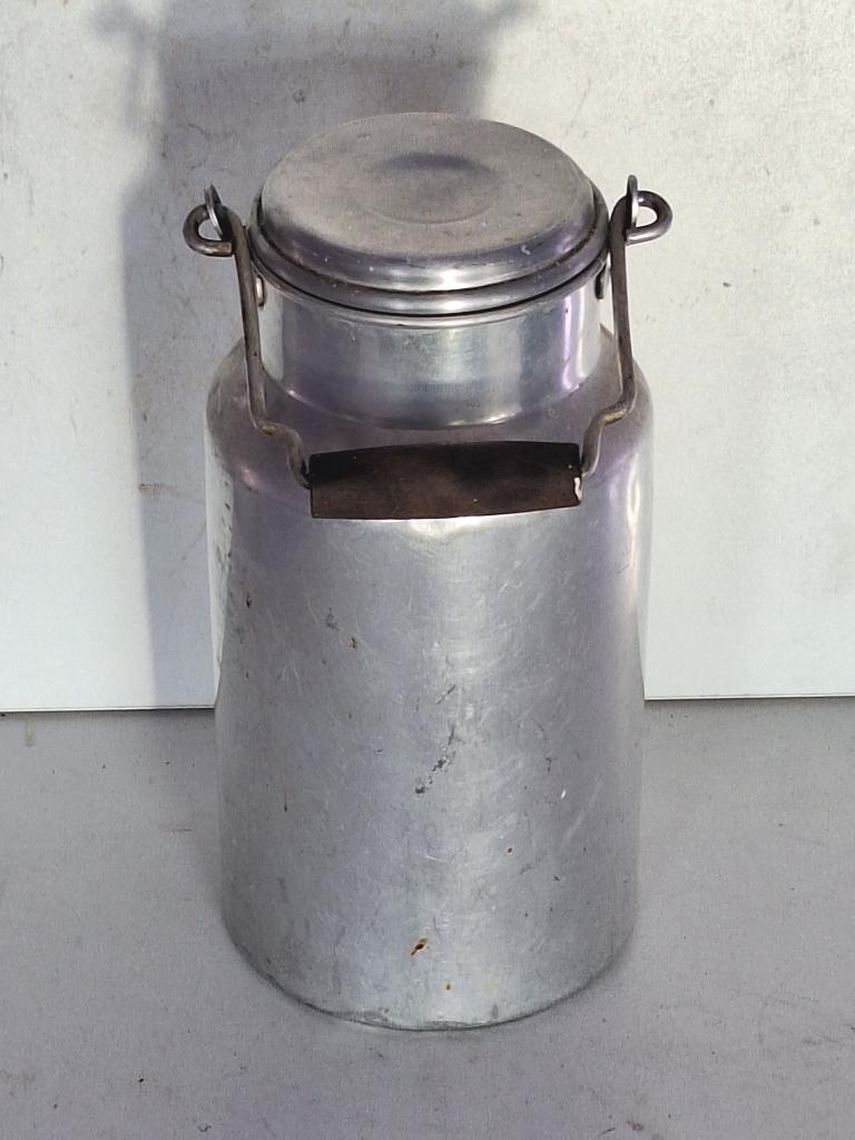Jolie ancienne cruche à lait en aluminium, Enlèvement ou Envoi