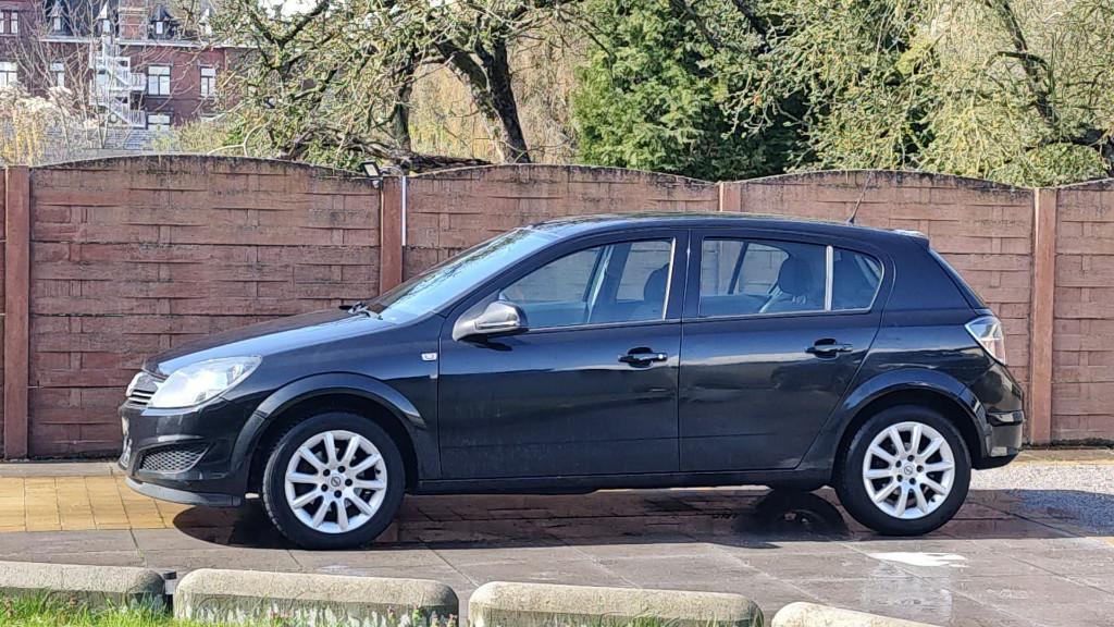 OPEL ASTRA DIESEL 1700CC 2013 CLIM 5 PORTES, Autos, Euro 5, Achat, 5 portes, Particulier