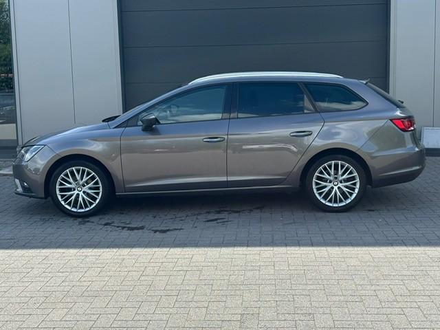 Seat Leon benzine panoramisch dak, Auto's, Voorwielaandrijving, 4 cilinders, Leon, 5 deurs