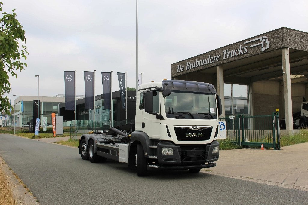 MAN TGS 26.420 6X2/4 LIFT EN STUURAS - 2018 - 214.700 km, Automaat, Euro 6, MAN, Wit