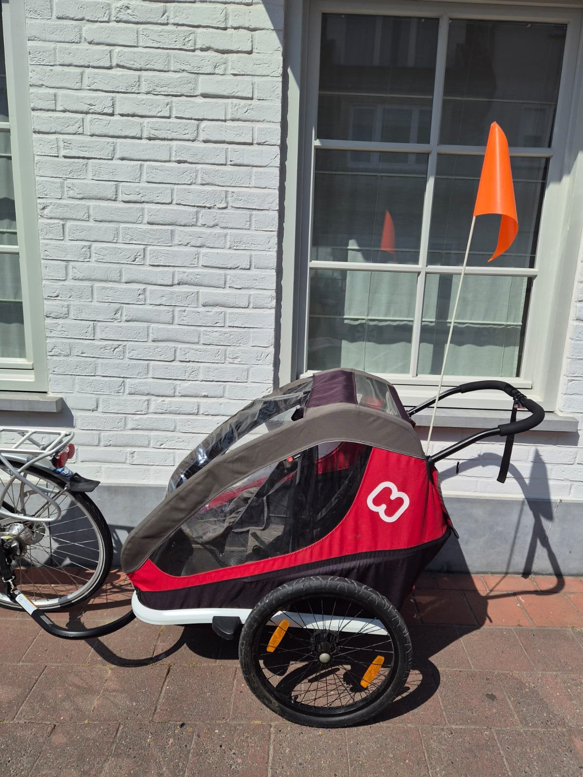 Hamax Ixplorer kinderfietskar rood, Enlèvement, Comme neuf, Remorque pour enfant, 80 kg ou plus