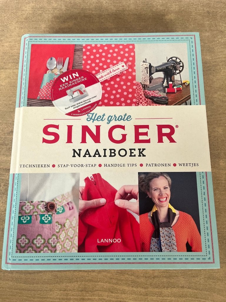 Het grote Singer naaiboek - Hilde Sweesters - met patronen, Hilde Sweesters, Ophalen of Verzenden, Zo goed als nieuw, Borduren en Naaien