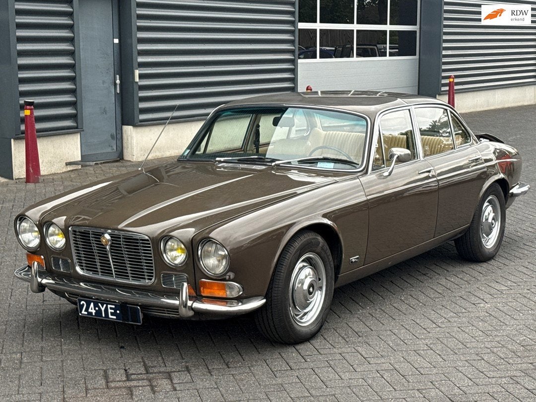 Jaguar XJ6 4,2, Auto's, Oldtimers, 4 deurs, 176 kW, Beige, Bruin