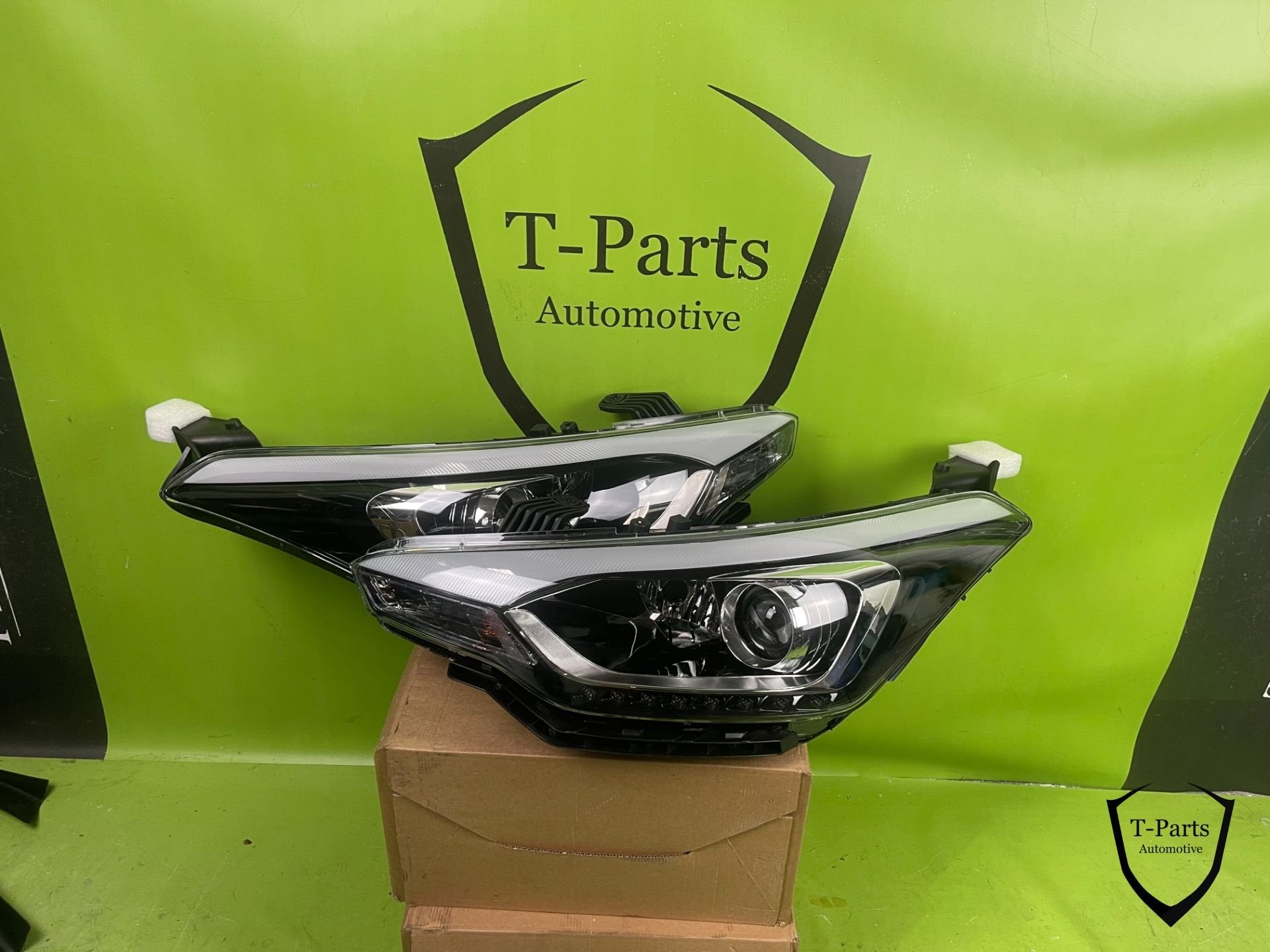 hyundai i20 koplamp links rechts lamp 92102-C8200 92101-C820, Auto-onderdelen, Heolleung-ro 12
06797  Seoul, Nieuw, Info@hyundai.com
