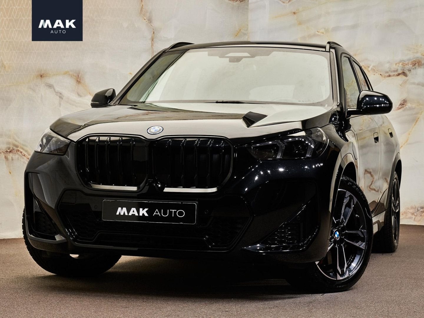 BMW X1 xDrive25e M Sport Pro , 360 appareil photo 19", massa, Autos, X1, Achat, 16 kWh, Noir