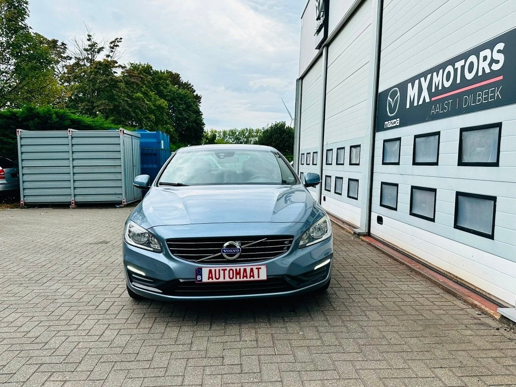 VOLVO S60 D2 Momentum, Cuir, Achat, 4 portes, S60