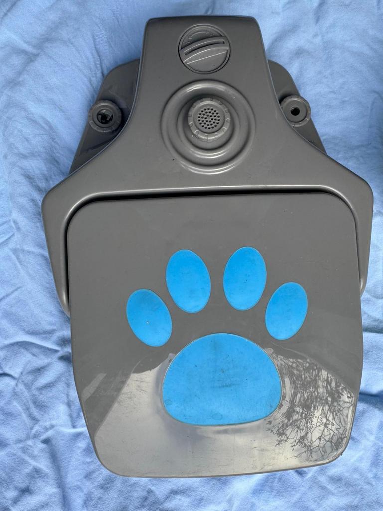 Step-on dog water fountain, Enlèvement, Comme neuf