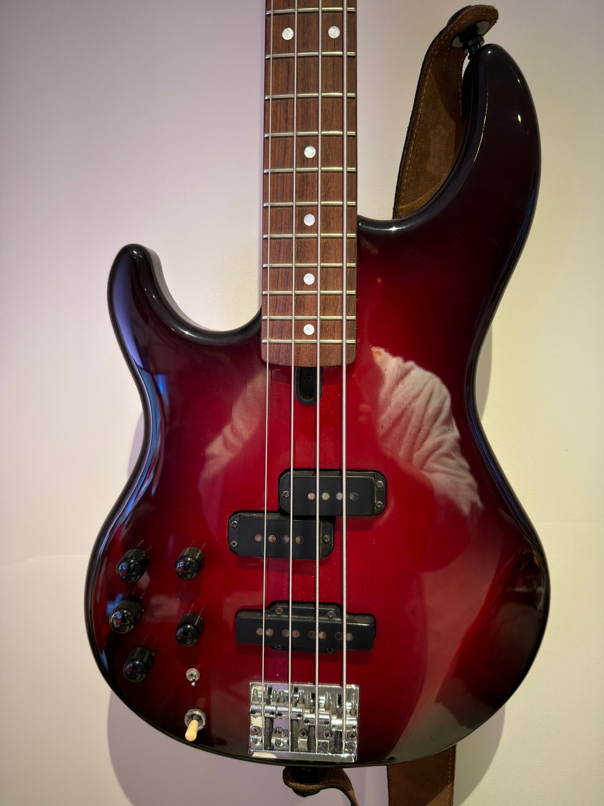 Yamaha BB1100S Linkshandig jaren 80, Musique & Instruments, Instruments à corde | Guitares | Basses, Enlèvement, Utilisé, Électrique