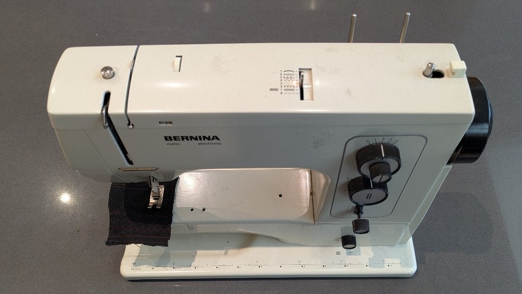 Bernina 801, aanlegtafel, voet en accessoires (210), Hobby en Vrije tijd, Ophalen of Verzenden, Accessoires, Bernina