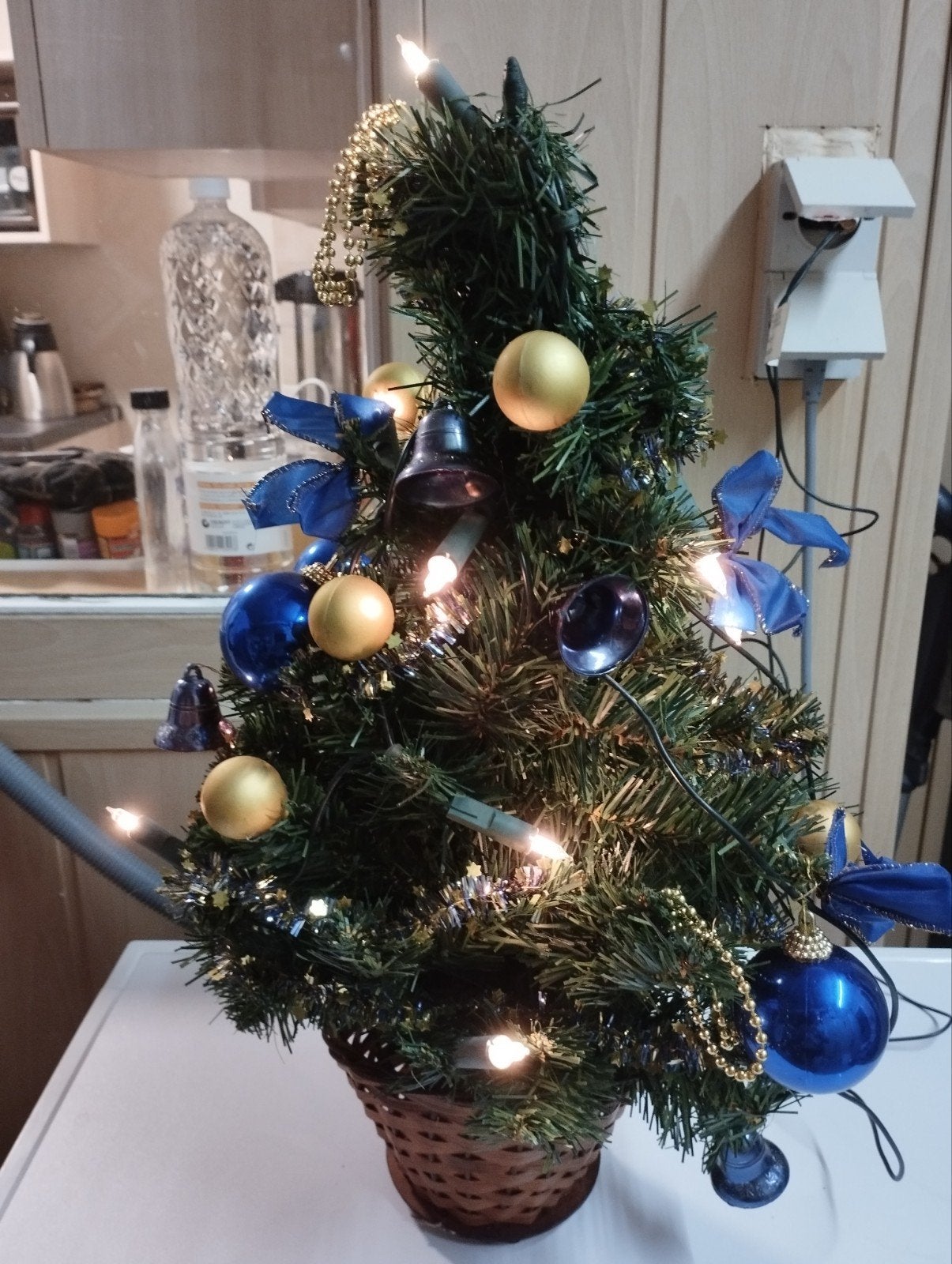 een kerstboom met versiering en verlichting hoogte 50 cm kle, Diversen, Ophalen