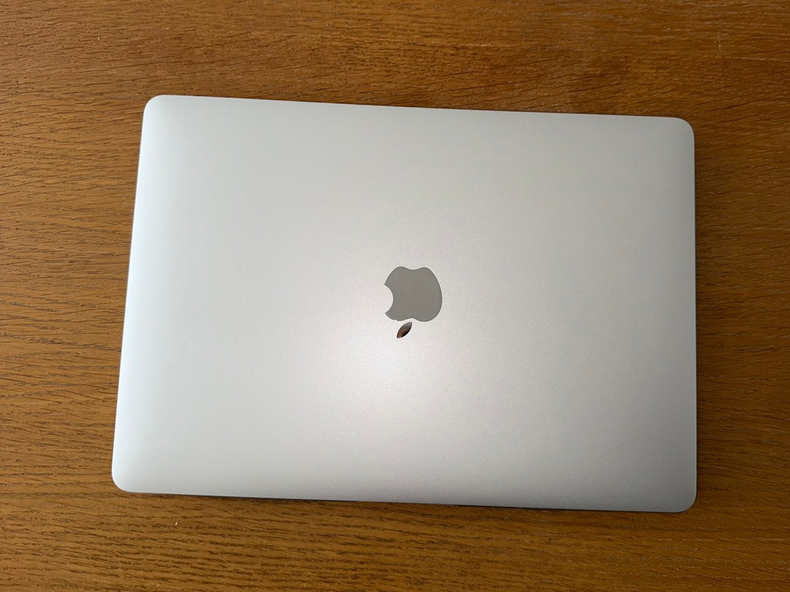 Macbook pro 13 inch versie 2020, Computers en Software, Apple Macbooks, 256 GB, 8 GB, 13 inch, Zo goed als nieuw